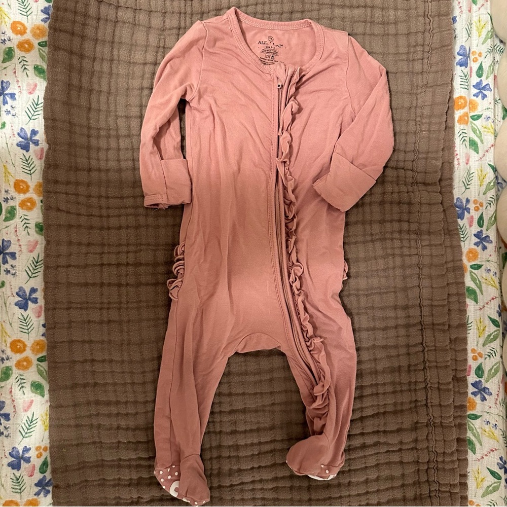 Caden Lane Ruffle 0-3 month